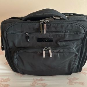 Jujube bff diaper bag —catwalk NWOT